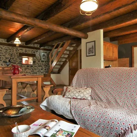 Charme Du Velay : Maison De Caractere Avec Cheminee, Terrasse Et Equipements Bebe A St-paulien - Fr-1-582-266
