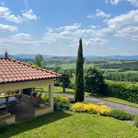Casa de Férias Charme Du Velay : Maison De Caractere Avec Cheminee, Terrasse Et Equipements Bebe A St-paulien - Fr-1-582-266