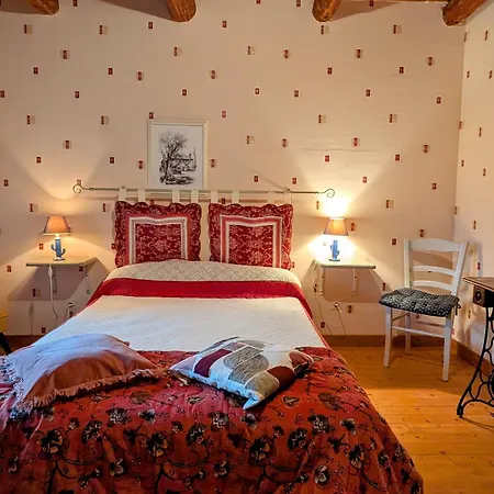 Charme Du Velay : Maison De Caractere Avec Cheminee, Terrasse Et Equipements Bebe A St-paulien - Fr-1-582-266 Casa de Férias Saint-Paulien